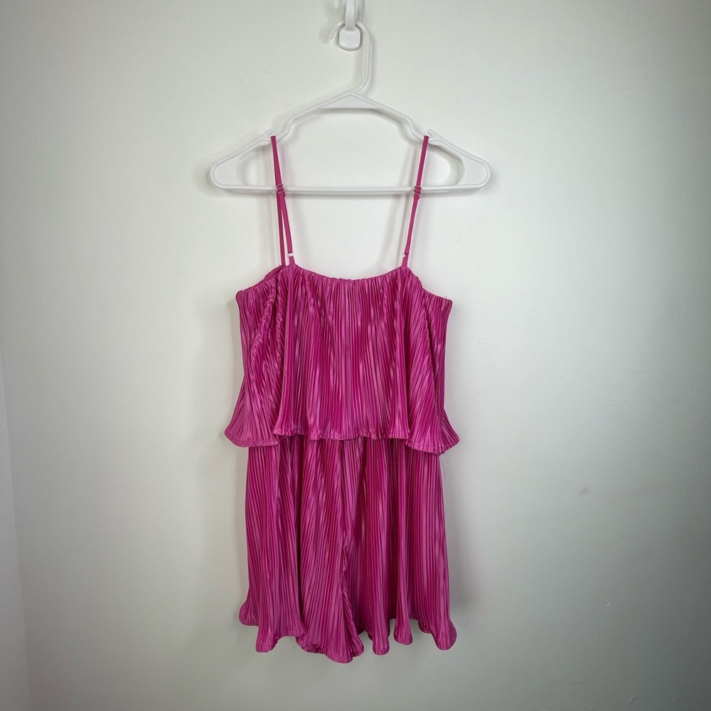Lulu's Vibrant Pink Layered romper size small - Picture 7 of 7
